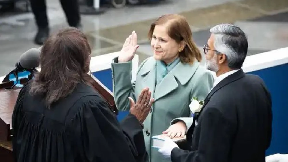 Ghazala Hashmi takes oath on Holy Quran as first Muslim female Virginia Lt Governor